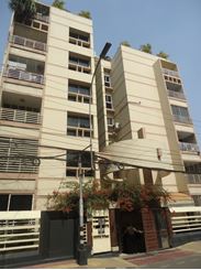 2800 Sft Furnished Apartment For Rent at Baridhara এর ছবি