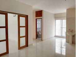 Picture of 4 Bedrooms Apartment For Rent