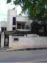 5300sq fit independent duplex house rent.4bed,6bath এর ছবি