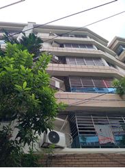 2200sft Semi Furnished Apartment for Rent at Banani এর ছবি