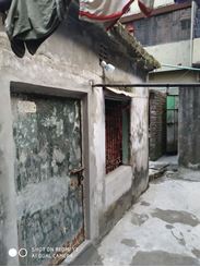 1080 sqft, 5 Beds Used Independent House for Sale at Jatrabari এর ছবি