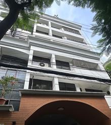 2700sft Semi Furnished Apartment for Rent at Baridhara এর ছবি