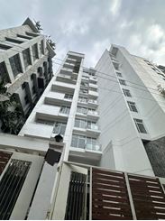 3500sft Semi Furnished Apartment for Rent at Baridhara এর ছবি