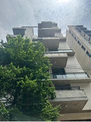 4000 sft Semi- Furnished Apartment For Rent at Baridhara এর ছবি